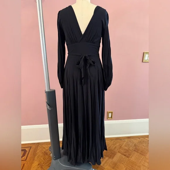 Trashy Diva Gene Black Plunging V-Neck Long Sleeve Maxi Dress - Picture 5 of 5